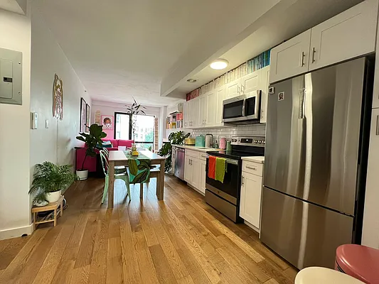 Rented by Rumah Realty Inc | media 13