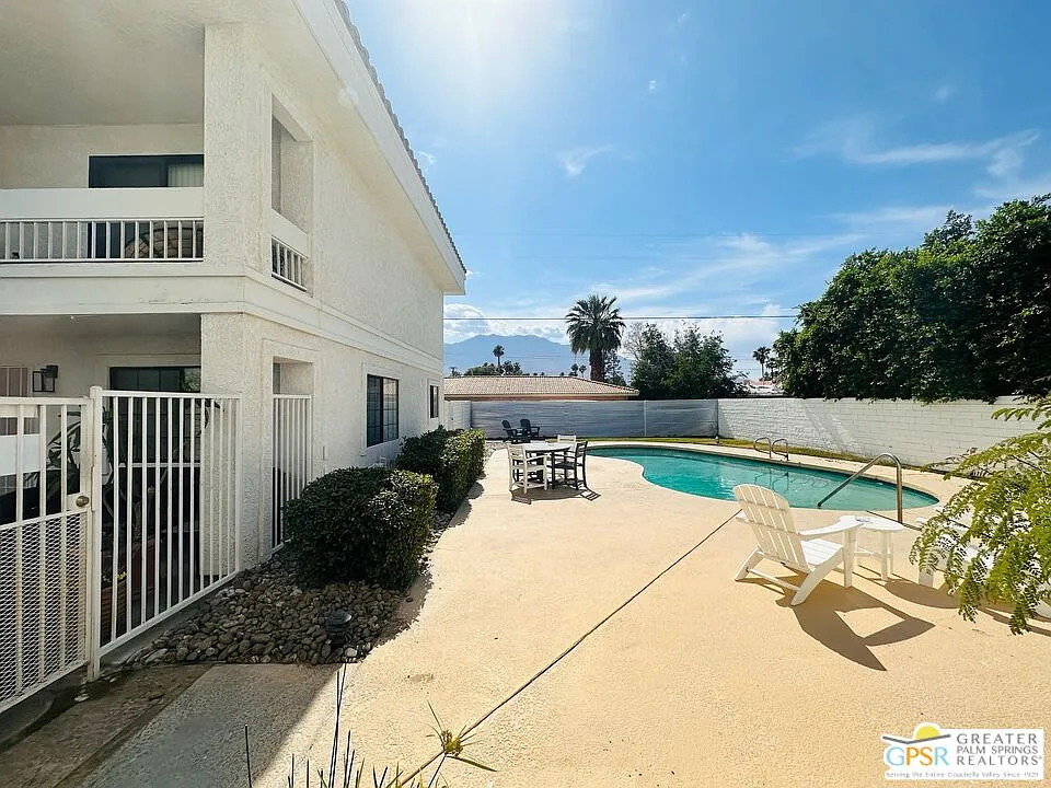 2 bed, 2.5 bath, 1263 sqft, $2,400 — Photo 1