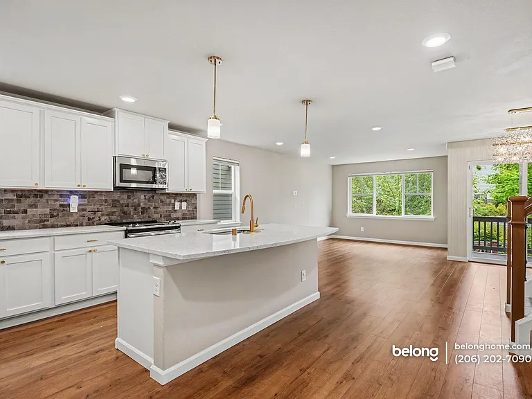 3204 SW Holly St — Photo 4