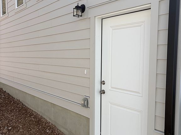 2nd image of 1606 W Canyon Rim Rd #B