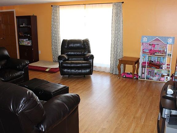 3rd image of 12834 Ironwood Cir