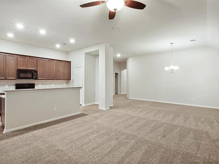 1147 Brahma Cir E — Photo 3