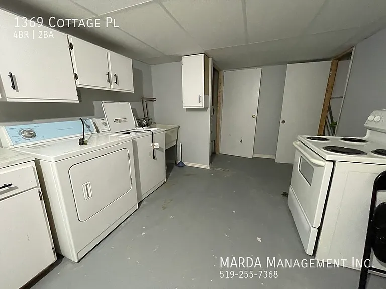 1369 Cottage Pl — Photo 32