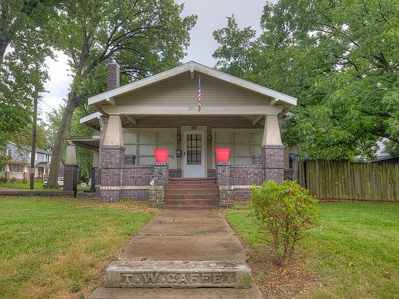 2nd image of 301 W Quincy St