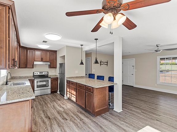 5th image of 306 Northwood Dr