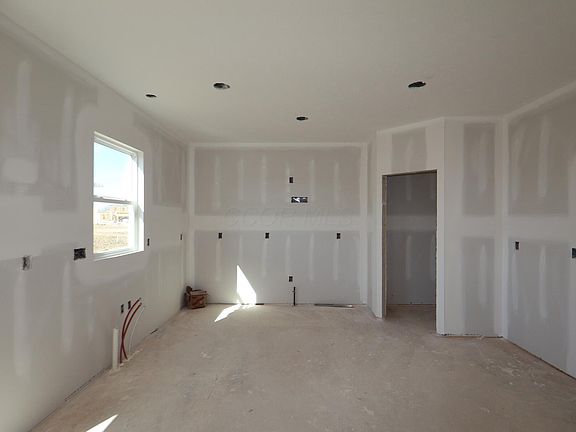 3rd image of 335 Buck Valley Dr