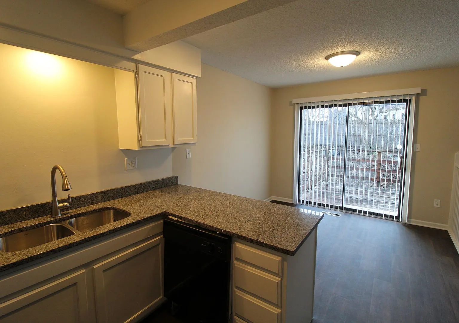 Fully Remodeled 2 Bedroom 1.5 Bath Duplex In Olathe — Photo 4