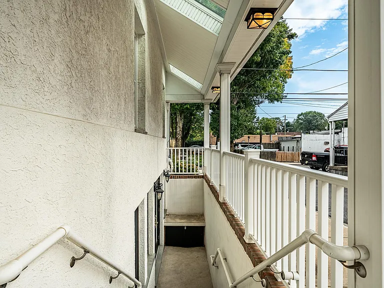 136 Garrett Ave #1 — Photo 32