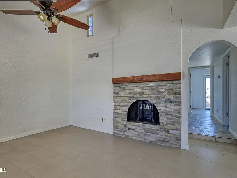 7501 E Happy Hollow Dr #3 — Photo 3