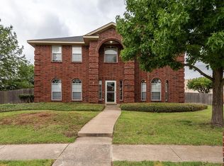 8902 Chimneywood Dr, Rowlett, TX 75089