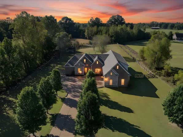 8405 Sartori Dr, Millington, TN 38053