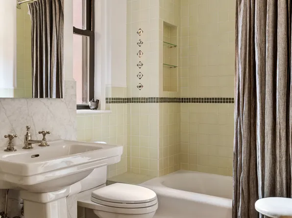 21 East 10th Street image 7 of 10