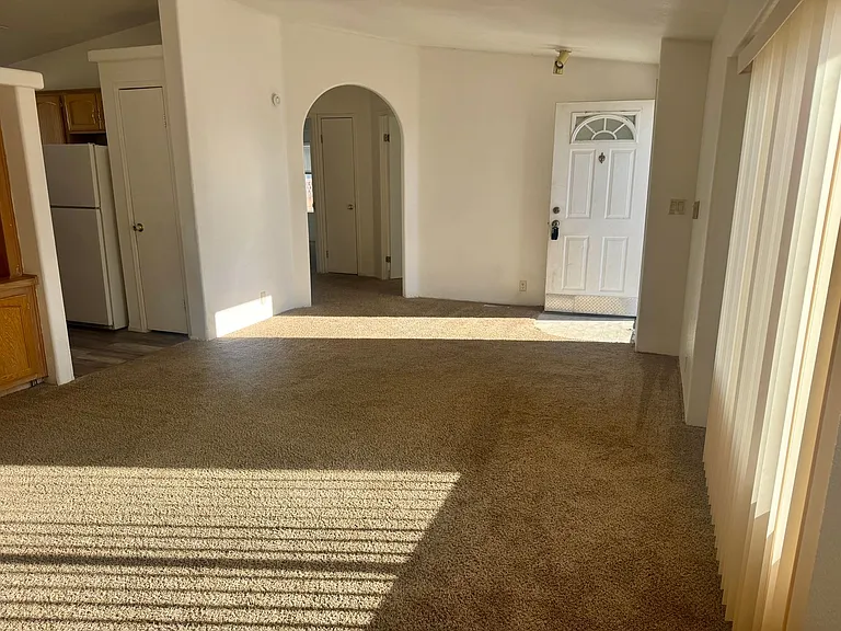 1724 Stoneridge Dr — Photo 2