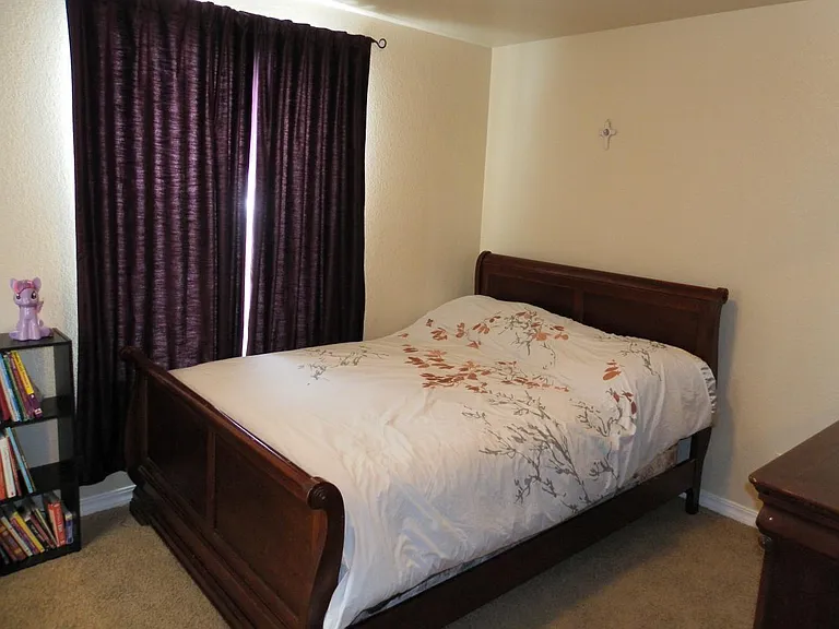 2nd bedroom with its own bathroom and walk in closet