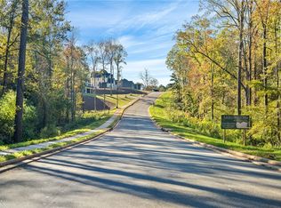 1962 Arrowhead Ave, Opelika, AL 36801