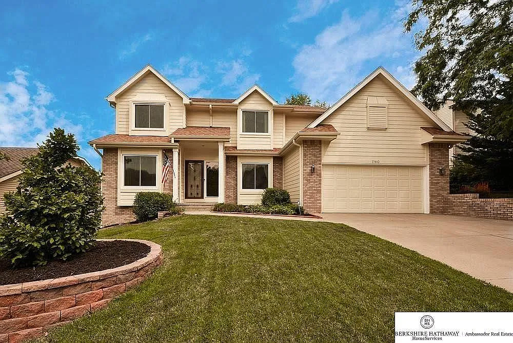 4 bed, 3375 sqft, $2,750 — Photo 1