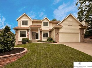 13442 Sherwood Ave, Omaha, NE 68164