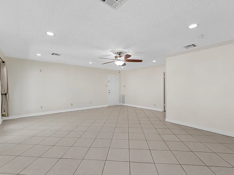 9622 Oak Springs Dr — Photo 15