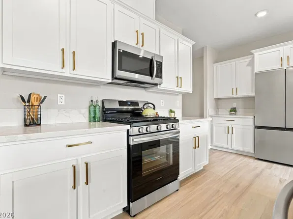7246 Dazzle Point St, North Las Vegas, NV 89084
