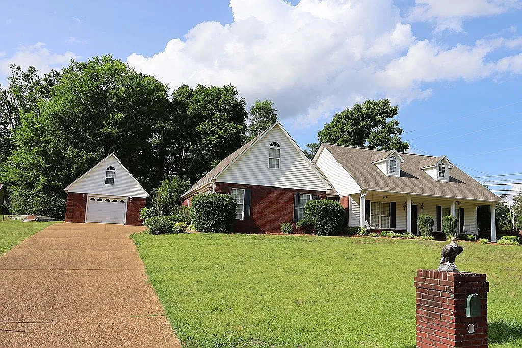 Property main image