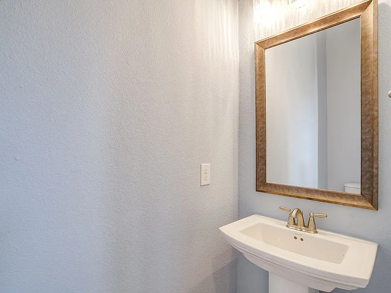14328 Capridge Rd — Photo 26