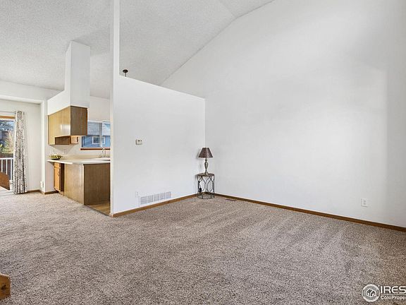 3rd image of 736 Buchanan Ln