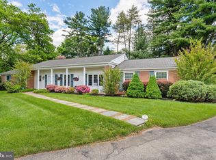 802 Vauclain Rd, Bryn Mawr, PA 19010