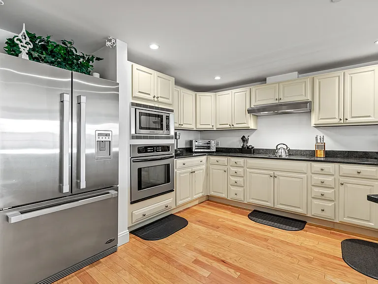 1 E Grand Ave #208 — Photo 2