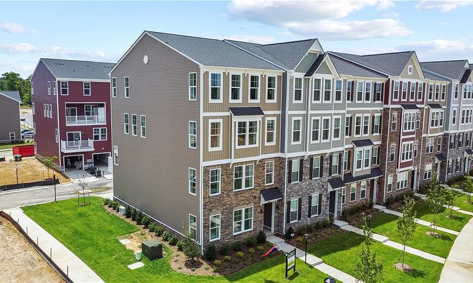 1st image of 638 Brookwood Glen Ter #1307