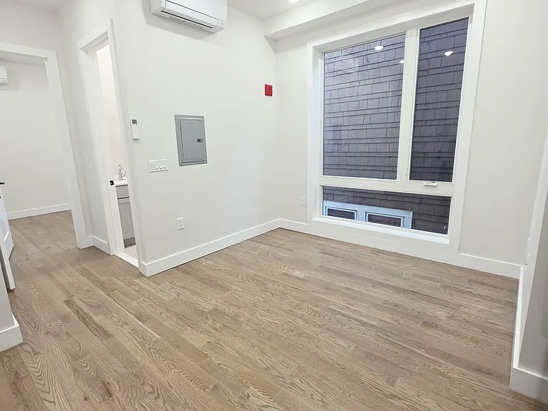 40 Lembeck Ave #11 — Photo 8
