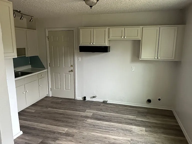 4331 Mickey Rd — Photo 6