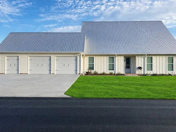 26234 Riverscape Dr, Springfield, LA 70462