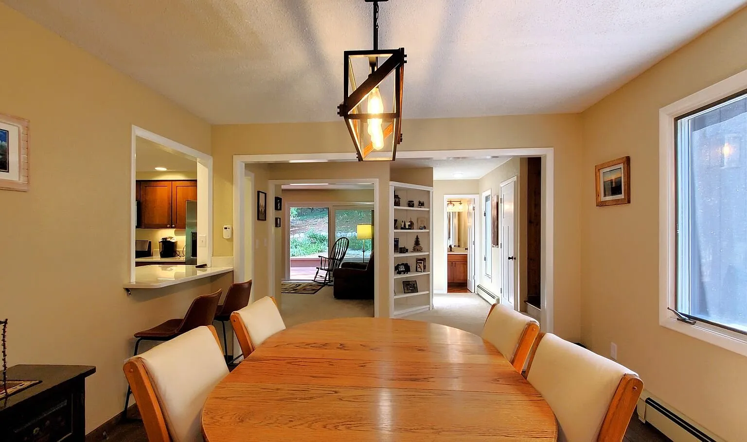 Furnished Off-Season Only 4 Bedrooms in Beulah — Photo 3