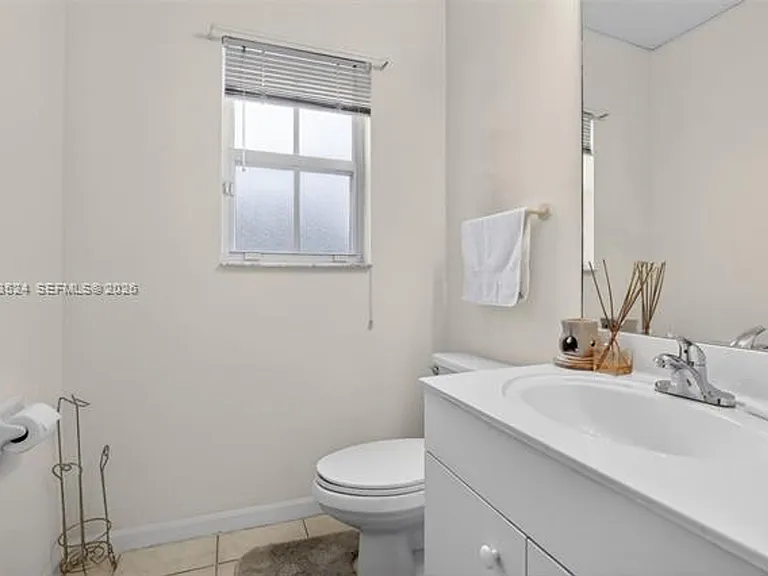 16853 SW 1st St — Photo 7