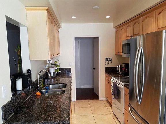 5th image of 1339 N Columbus Ave Unit 213
