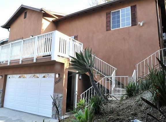 3rd image of 10827 Scenic Dr