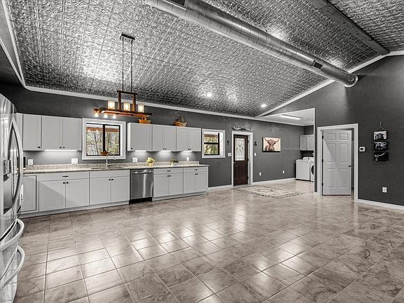 3rd image of 144 Old Potato Rd