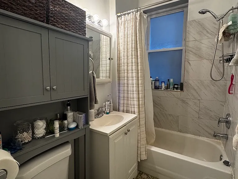 2315 N Greenview Ave #1B — Photo 12
