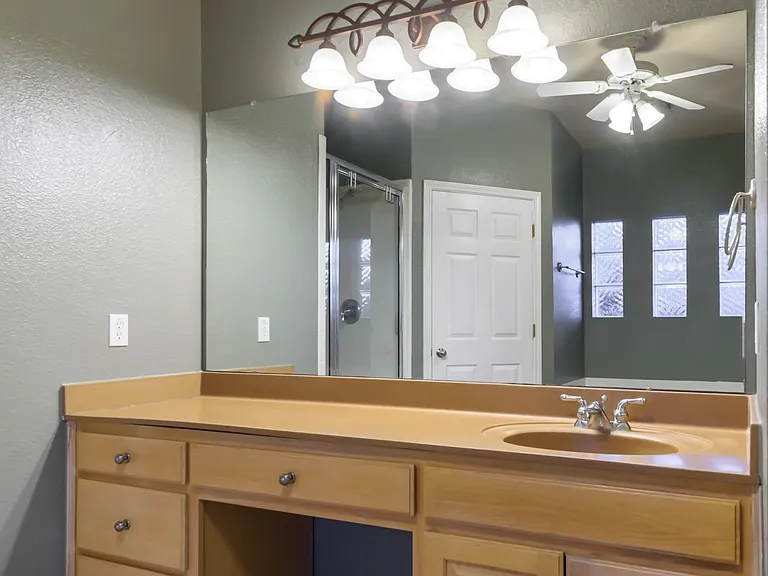2610 Fairwood Dr — Photo 11
