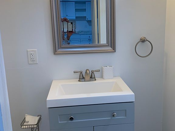 5th image of 644 Sandalwood Dr Studio B