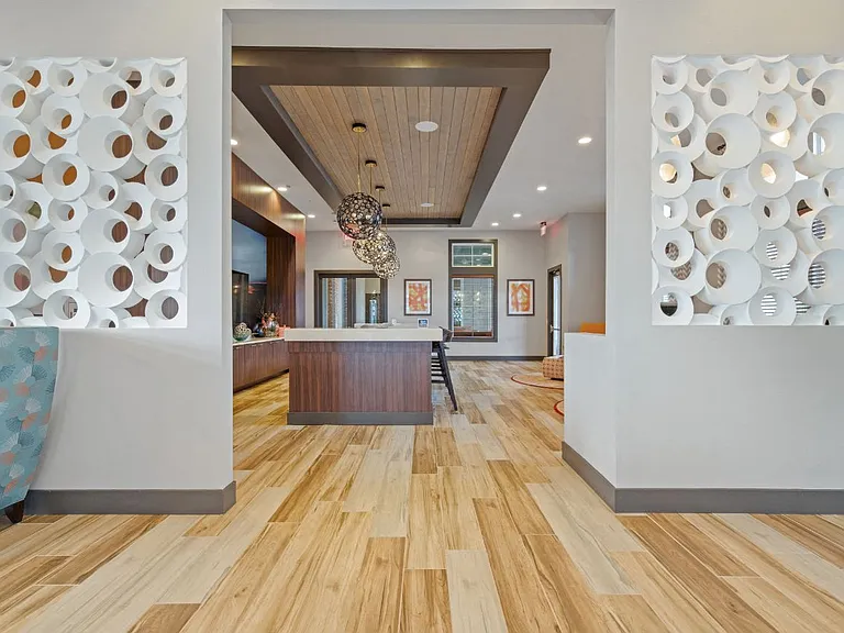 Park Avenue Apartments — Photo 22