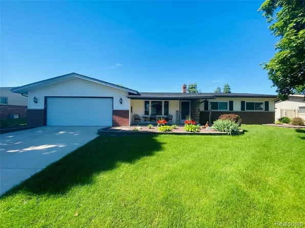 8503 Hedgeway Dr, Shelby Township, MI 48317