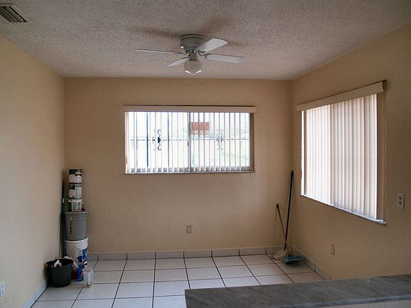 Living room in one of the 1/1's
