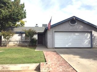2382 Sierra View St, Selma, CA 93662