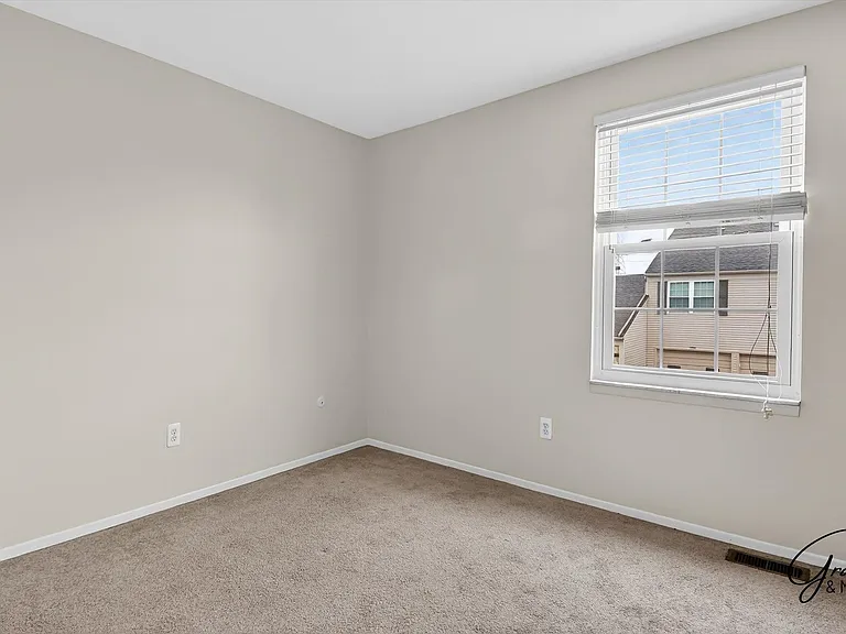 15834 N Franklin Dr — Photo 15