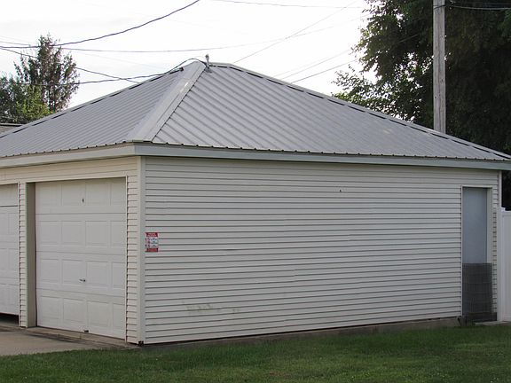 4th image of 104 S Prospect St