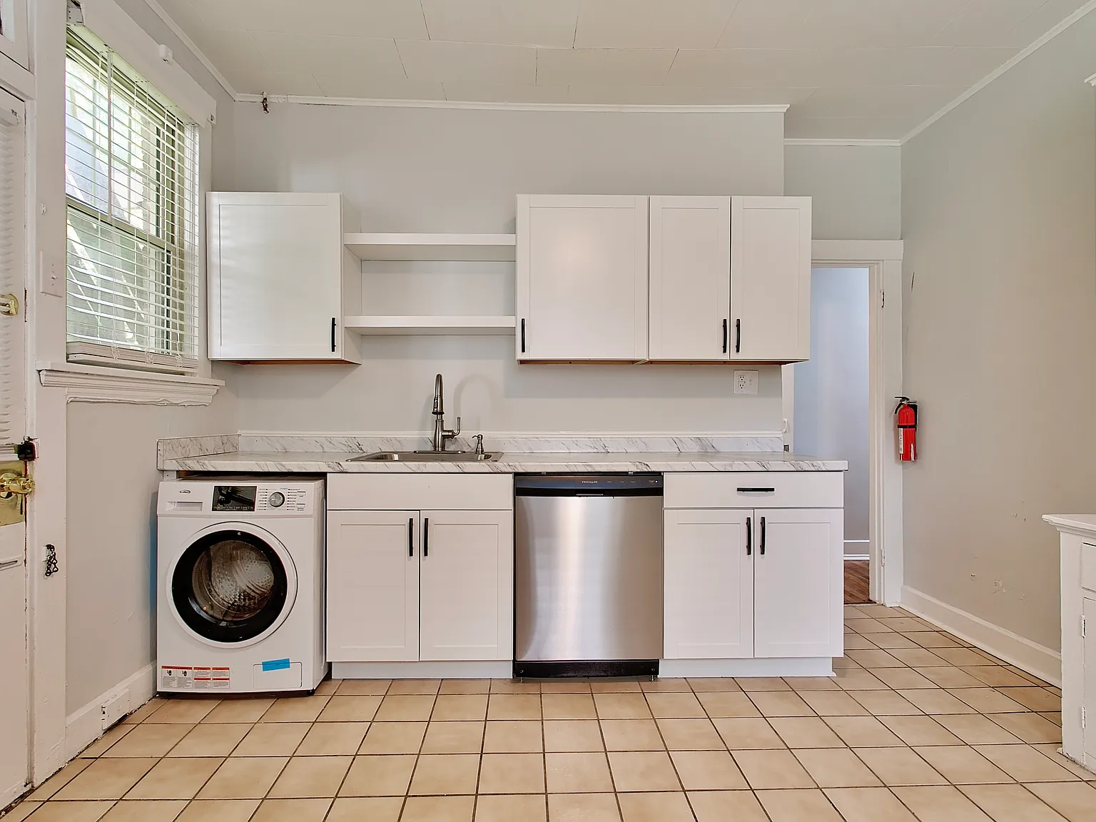 2 bed, 1200 sqft, $1,295 — Photo 2