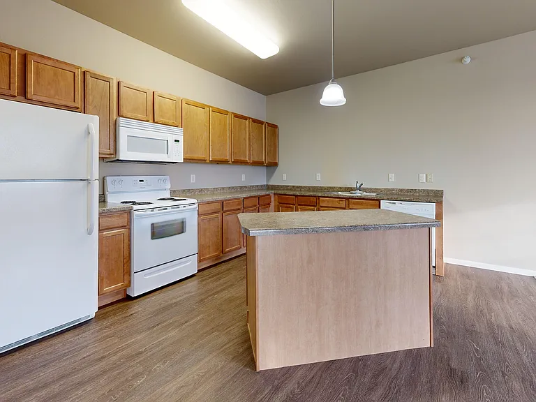 Timber Cove Apartments — Photo 6