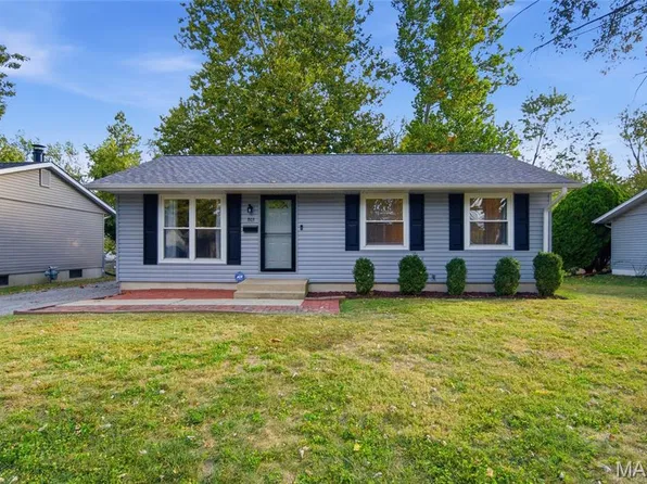 803 W Nixon Dr, O'Fallon, IL 62269
