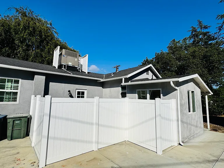 825 N Pasadena Ave — Photo 7
